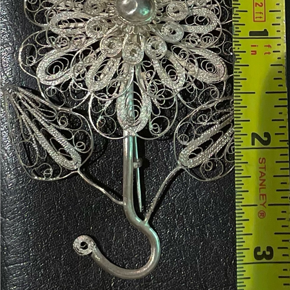 Vintage Silver filigree flower - Picture 2 of 3
